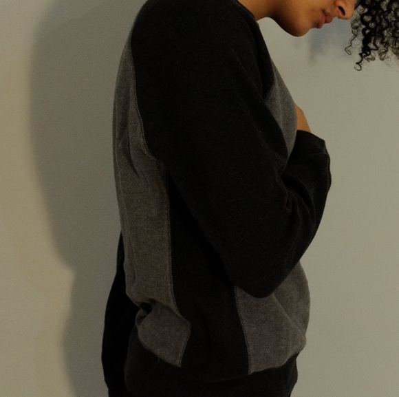 🍁 Sweater 🍁 - Picture 2 of 5